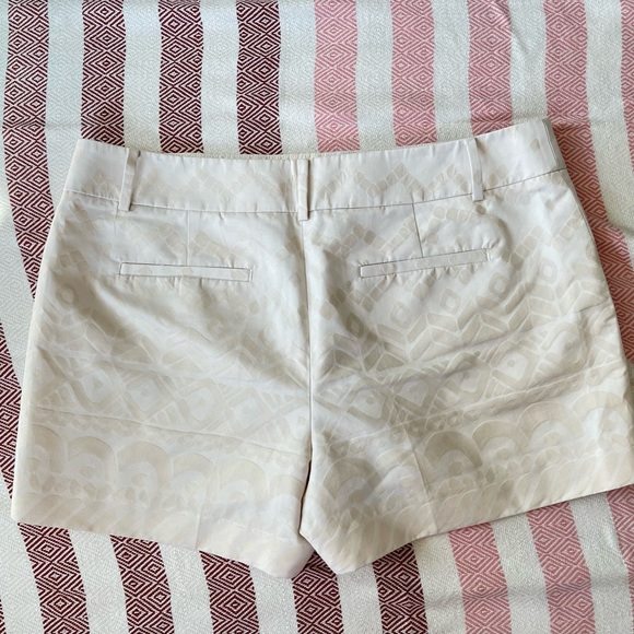 Loft The Riviera Short in a beige tone on tone pattern size 12 EUC - Picture 2 of 10